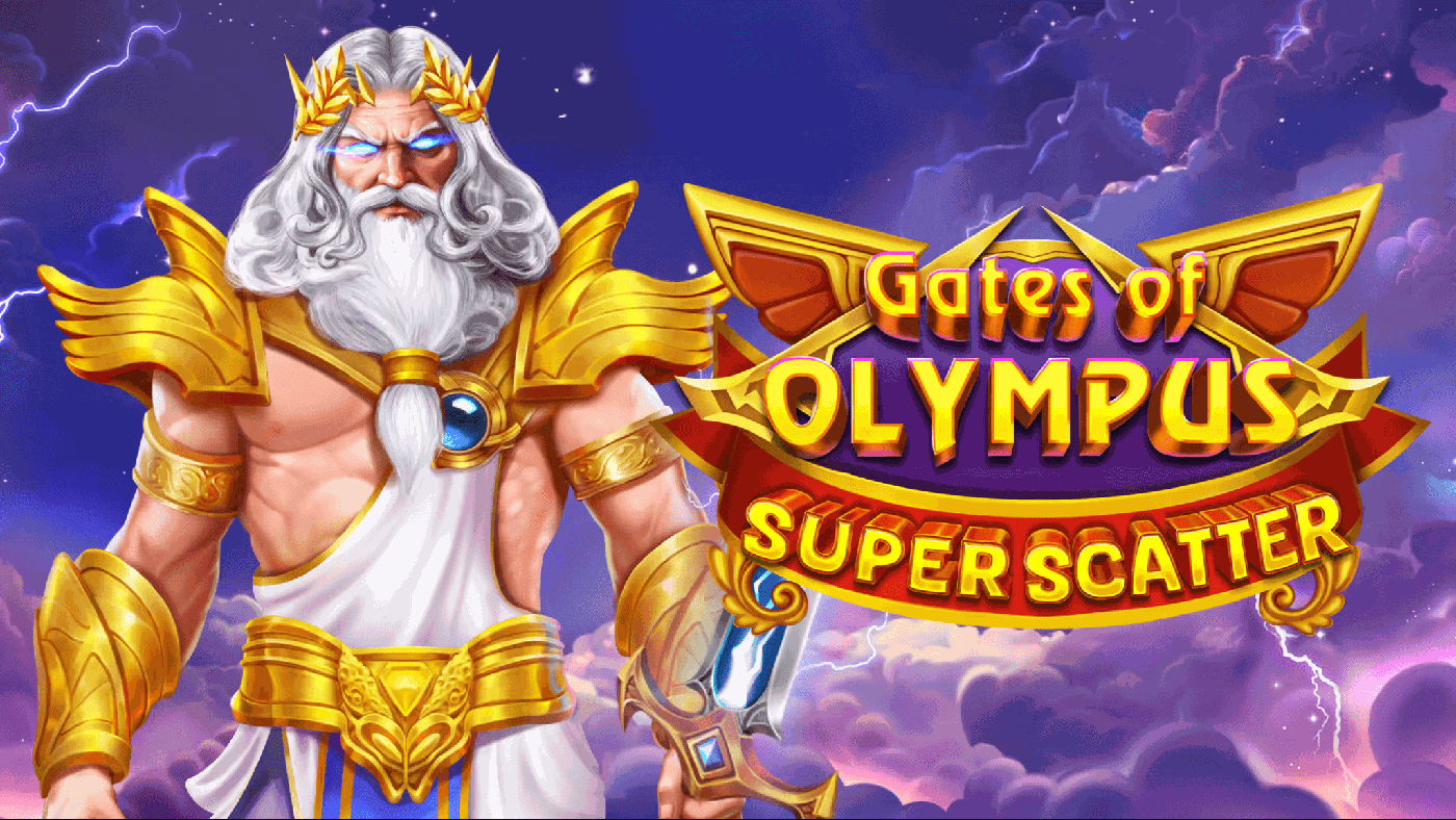 Zeus mit weißer Toga und goldener Rüstung vor rosa-violettem Wolkenhimmel über dem golden verzierten 6x5-Walzenfeld von Gates of Olympus Super Scatter mit grünem Globus und Kristall-Symbolen